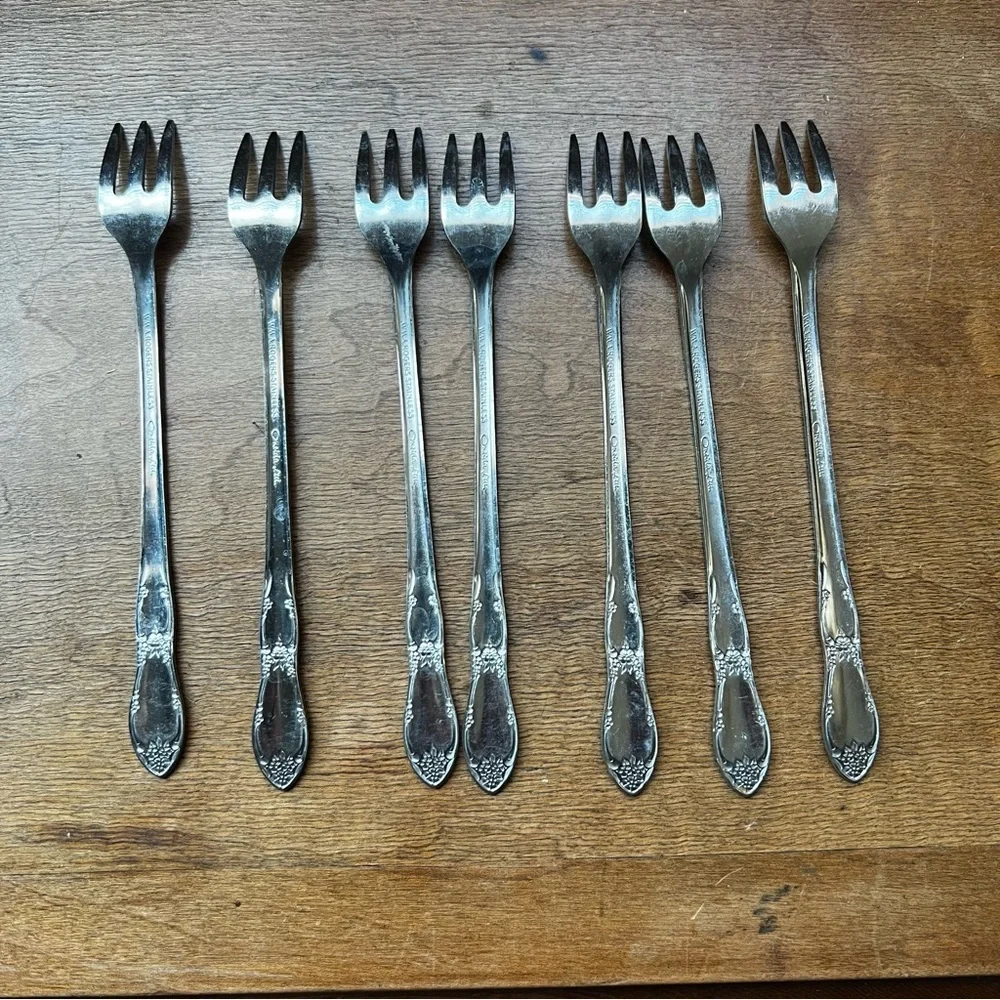 Vintage Oneida Fenway WM A Rogers Cocktail Seafood Fork Stainless Steel Set of 7